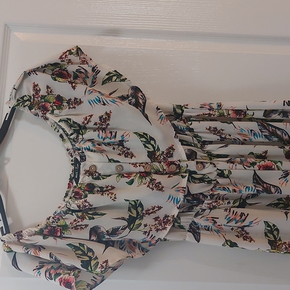 Meli + Eve  jumper with Flowers Designed  Large - Picture 2 of 12